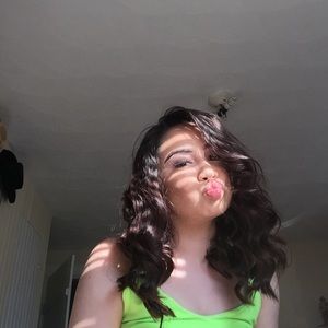 Meet your Posher, Yeleni